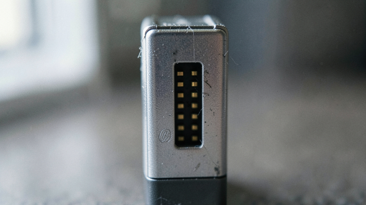 USB-C 커넥터 단자부 매크로 클로즈업
