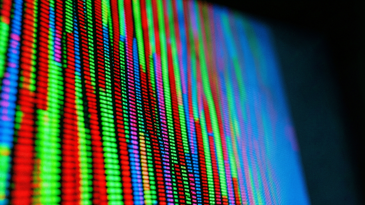비스듬히 촬영한 LCD 패널의 RGB 서브픽셀 구조 접사